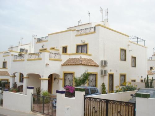 ORIHUELA-COSTA BUNGALOW-DUPLEX 3 HABS GRAN PRECIO. 