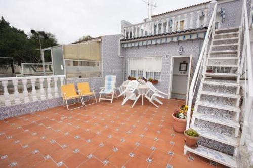 TORREVIEJA BUNGALOW 4 HABS,2 BAÑOS.COCINA 99.000 EUROS 