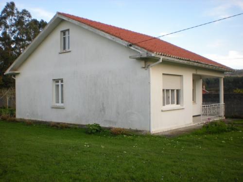 CASA EN VALDOVIÑO