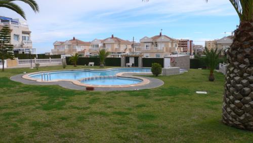 BUNGALOW EN TORREVIEJA
