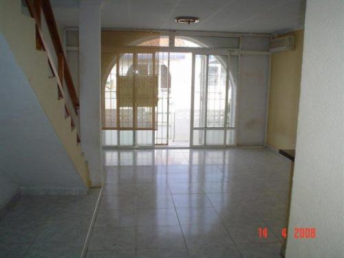 Bungalow en venta en Torrevieja en urbanizacion a 4km del