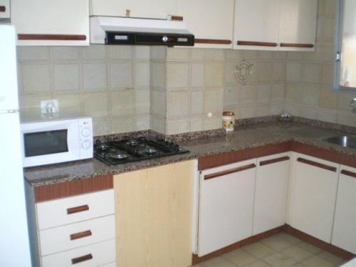 Vivienda todo exterior en esquina amplia completamente amueblada y equipada
