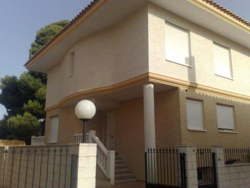 OCASION! Bungalow adosado seminuevo en inmejorable zona de Elda 3
