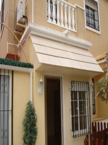 En Aguas Nuevas a 5 minutos de Torrevieja se vende