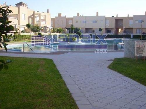 Magnifico Apartamento en urbanizacion Privada con dos Piscinas Zonas Verdes