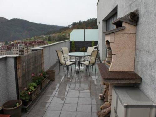 SE VENDE PRECIOSO aTICO-DUPLEX DE LUJO DE 87 m2 .