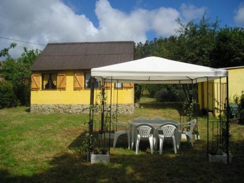 SE VENDE CASA RURAL EN PIEDRA Y MADERA DE DOS