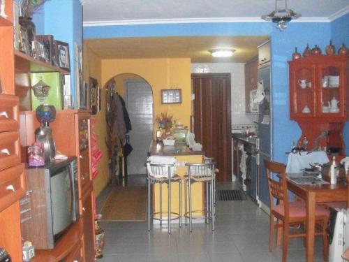 SE VENDE PISO DE TRES HABITACIONES - PRECIO NEGOCIABLE EN