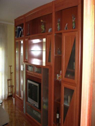 SE VENDE PISO AMUEBLADO DE TRES HABITACIONES EN PRAVIA CENTRO