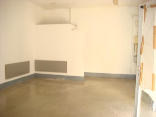 MATARO/EIXAMPLE Local comercial en alquiler de 30m2 1 persiana suelos