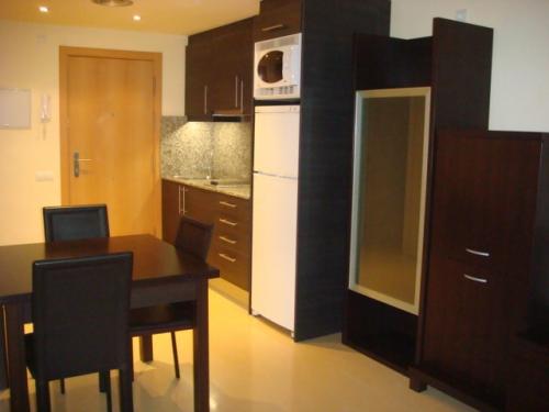 AMUEBLADO + GASTOS INCLUIDOS Apartamento nuevo en zona céntrica y