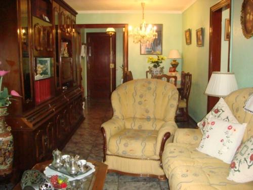 IMPECABLE PISO CON PARKING Y TRASTERO Súper reformado con ascensor
