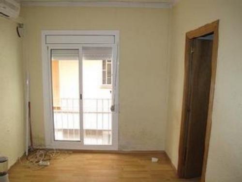 Piso en venta en Hospitalet de LLobregat.Edificio plurifamiliar aislado de