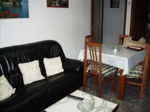 Piso de Venta en Badalona Zona de Sistrells (32.994.344 Pts)