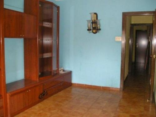 Piso en venta en Hospitalet Santa Eulalia finca de 1967.La