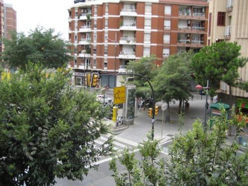 Piso en Venta en Hospitalet.Piso para actualizar la cocina y