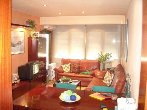 Piso en venta en Hospitalet de LLobregat. Situado en carretera