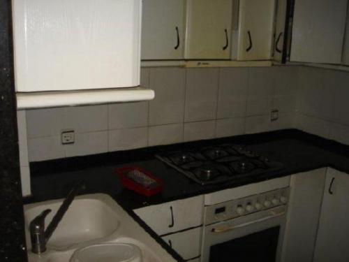 Piso en venta en Badalona.Finca construida en el año 1976