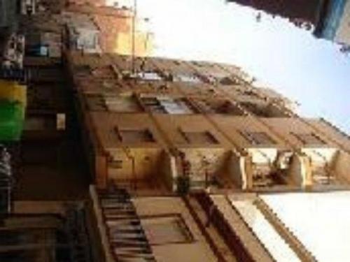 Piso en venta en L'hospitalet .Finca del año 1965 con