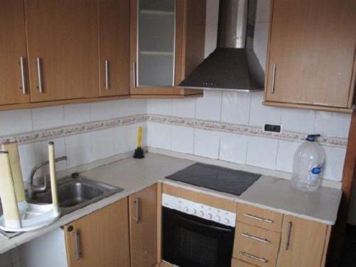 Piso en venta en Sant Boi de LLobregat.Edificio de cinco