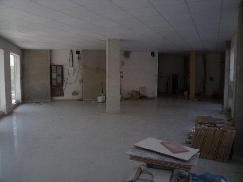 Local en alquiler en Tordera. Amplio local de 105 m2