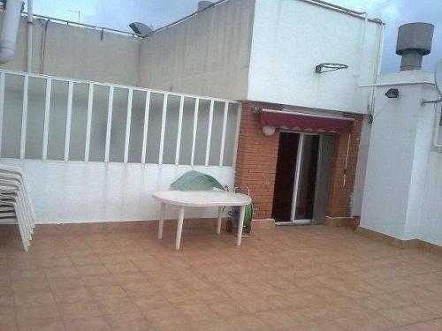 atico de Alquier en Badalona Zona de Llefia tiene suelo