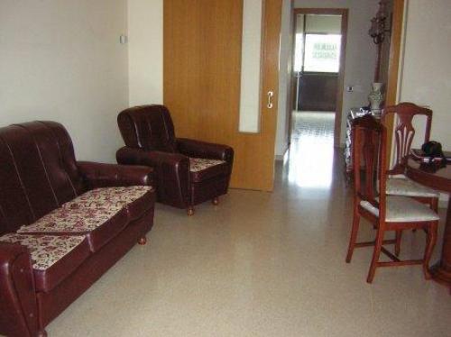 Zona: BUFALA (52.500.000 pts). El piso tiene suelo de terrazo