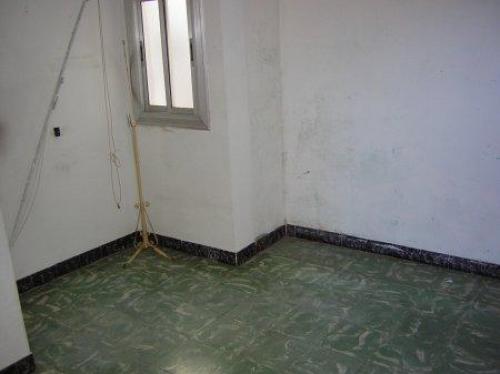 Zona: LLOREDA (18.000.000 Pts.) Para reformar. atico con 15 mts2.