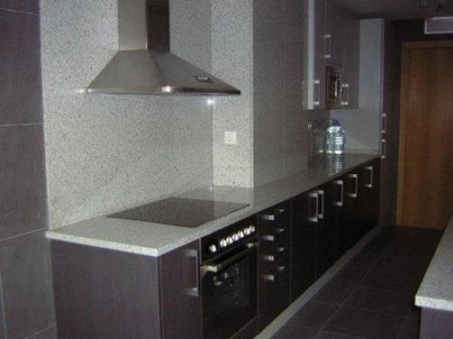 ZONA: PUERTO (1.250 euros/Mes con parking!) Muy buen estado! Cocina