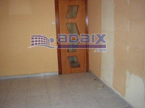 ZONA: SANTO CRISTO (34.000.000 Pts). Suelo de gres Puertas de