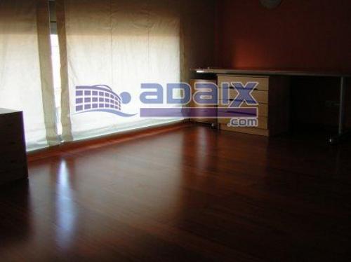 Zona: BUFALA. (100.496.000 Pts.) Muy buen estado. 3 plantas mas