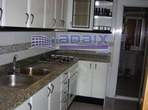 ZONA: MORERA. ( 38.997.000 Pts). Suelo de terrazo Ventanas de