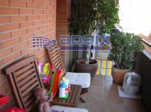 ZONA: BUFALA ( 62.500.000 Pts). Suelo de terrazo Ventanas de