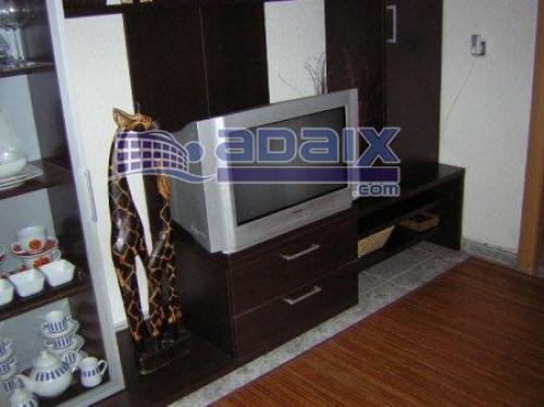 ZONA: BuFALA (40.000.000 Pts). Suelo de gres Ventanas de aluminio