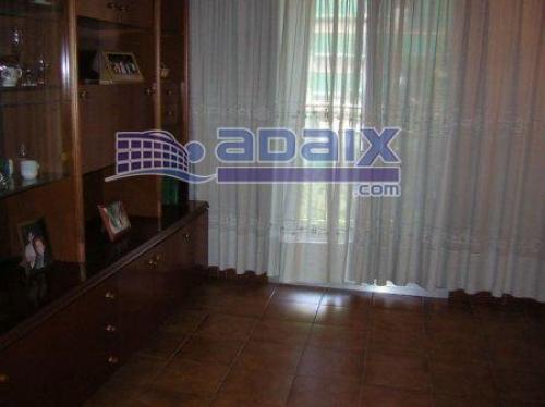 ZONA: LLEFIA BAJA (39.500.000 Pts ). Suelo de gres Ventanas