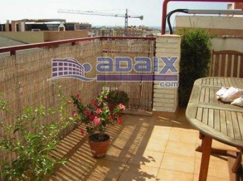 ZONA: BUFALA (48.000.000 Pts). Suelo de parket Ventanas blancas de