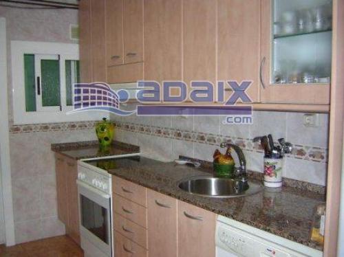 ZONA: ARTIGAS (55.500.000 Pts ). Fachada nueva Suelo de terrazo