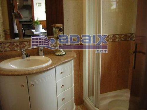 ZONA: ARTIGAS (32.664.000 Pts ). Suelo de gres. CalefacciOn de