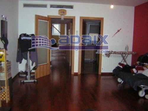 ZONA: CENTRO (61.500.000 Pts). Suelo de parket Puertas de halla