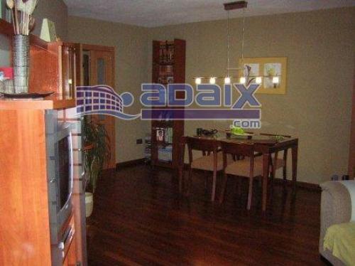 ZONA: CENTRO ( 51.000.000 Pts). Suelo de parquet. CalefacciOn de