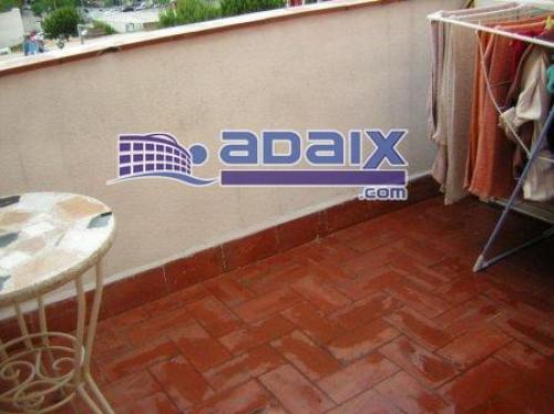 ZONA: LLOREDA (32.000.000 Pts). Reforma completa. Suelo de gres. Ventanas