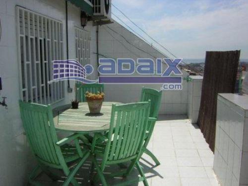 ZONA: SISTRELLS (43.000.000 Pts). Suelo de gres Ventanas de aluminio