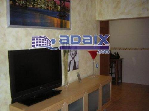 ZONA: SANTO CRISTO ( 33.664.000 Pts). Suelo de gres. Ventanas