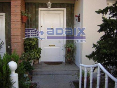 ZONA: BUFALa (87.502.397 Pts). Casa de 4 plantas mas garage