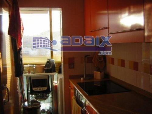 ZONA: SANTO CRISTO. (37.500.000 Pts). Suelo de parquet. Ventanas de