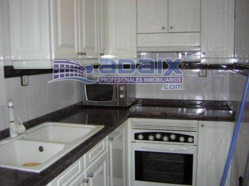 ZONA: BALSA ( 35.563.000 Pts). Suelo de gres Puertas de