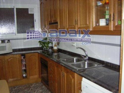 ZONA: CAYADO ( 50.996.000 Pts). Suelo de gres Puertas de