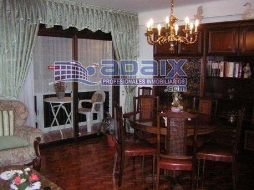 ZONA: LLEFIA ALTA (42.494.984 pts). Suelo de parket Ventanas y