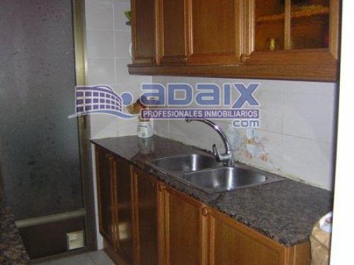 ZONA: GORG. (62.400.000 pts) Suelo de gres ventanas aluminio blanco