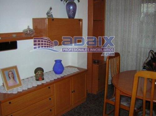 ZONA: SANTO CRISTO (38.000.000 pts) Suelo de gres ventanas blancas